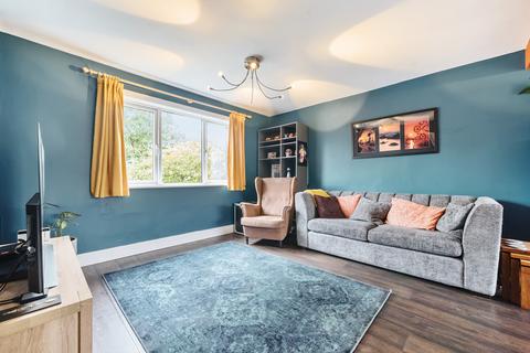 3 bedroom semi-detached house for sale, Easthampstead Road, Berkshire RG40