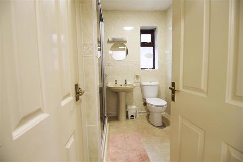 130b Two Trees Lane, Denton, Manchester, M34 7GL