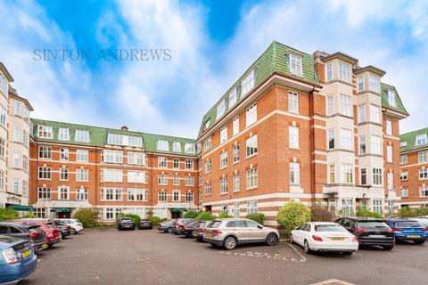 4 bedroom flat for sale, Haven Green Court, Ealing, W5