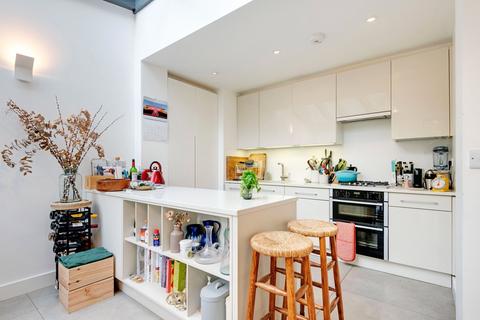 3 bedroom maisonette for sale, Albert Street, Camden