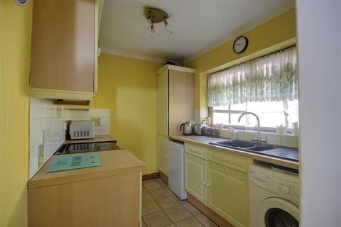 2 bedroom bungalow for sale, Lonewood Way, Hadlow, Tonbridge