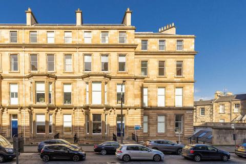 2 bedroom flat to rent, Drumsheugh Gardens, Edinburgh