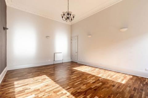 2 bedroom flat to rent, Drumsheugh Gardens, Edinburgh