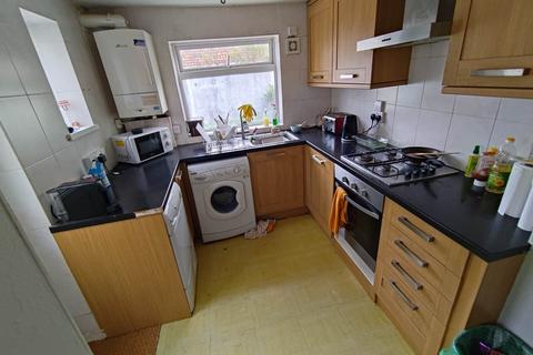 4 bedroom house to rent, Cwmdare Street, Cathays, Cardiff