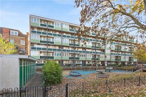 3 bedroom apartment for sale, Sceaux Gardens, London, SE5