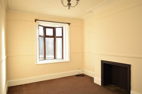 2 bedroom terraced house to rent, Highfield Road, Horbury WF4