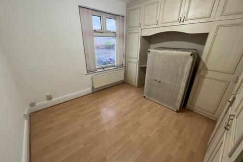 3 bedroom terraced house to rent, MacDonlad Road, Leicester, LE4