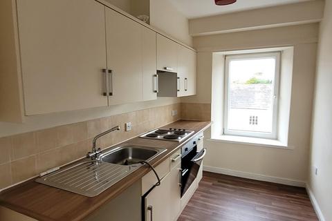 2 bedroom flat to rent, Flat 2 , Blue bell court, , King street , Castle Douglas, Dumfries And Galloway. DG7 1LZ