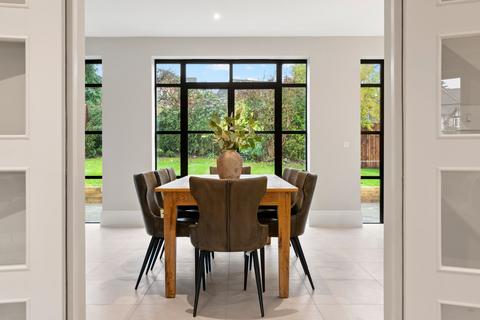 82 Ditton Hill Road, Long Ditton, Surbiton, KT6 5JD
