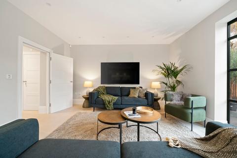 82 Ditton Hill Road, Long Ditton, Surbiton, KT6 5JD