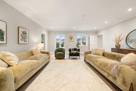 82 Ditton Hill Road, Long Ditton, Surbiton, KT6 5JD
