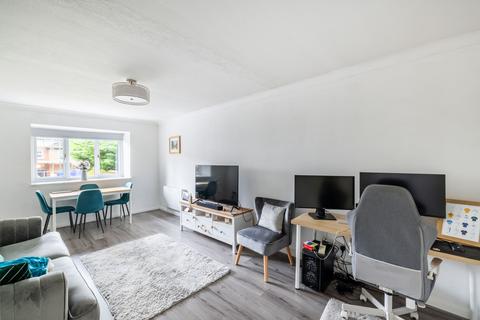 1 bedroom flat for sale, Overton Road, Balmoral Court, SM2