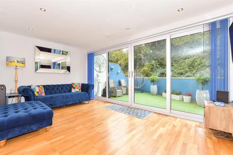 2 bedroom end of terrace house for sale, Horn Street, Seabrook, Kent