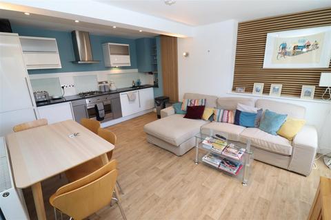 2 bedroom flat to rent, BPC01670 Henrietta Street, Bristol