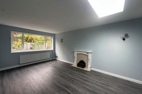 8 Fetherston Grange, Lapworth, Solihull, B94 6PX