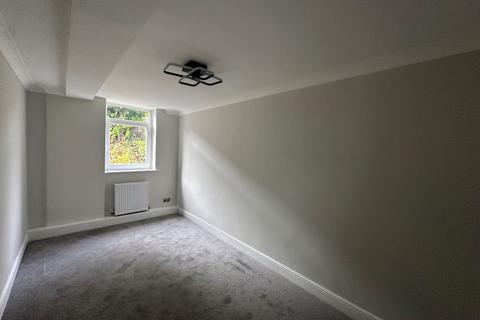 8 Fetherston Grange, Lapworth, Solihull, B94 6PX