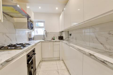 4 bedroom semi-detached house for sale, Southend Road, Woodford Green, Essex