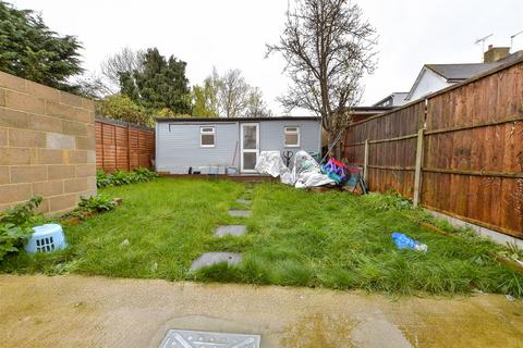 4 bedroom semi-detached house for sale, Southend Road, Woodford Green, Essex