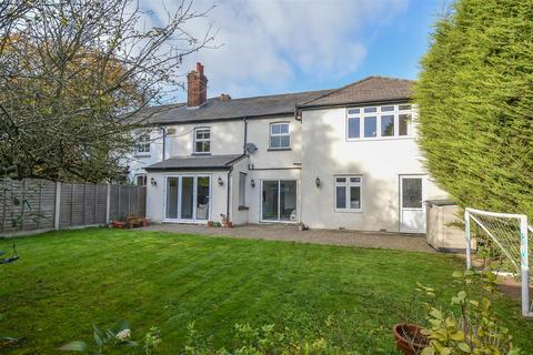 4 bedroom house for sale, Hatch Road, Pilgrims Hatch, Brentwood