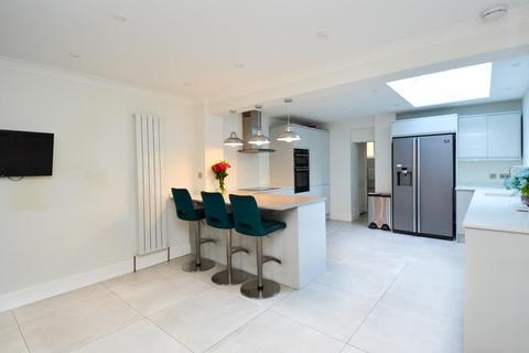 4 bedroom house for sale, Hatch Road, Pilgrims Hatch, Brentwood