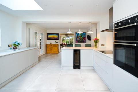 4 bedroom house for sale, Hatch Road, Pilgrims Hatch, Brentwood