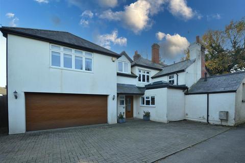 4 bedroom house for sale, Hatch Road, Pilgrims Hatch, Brentwood