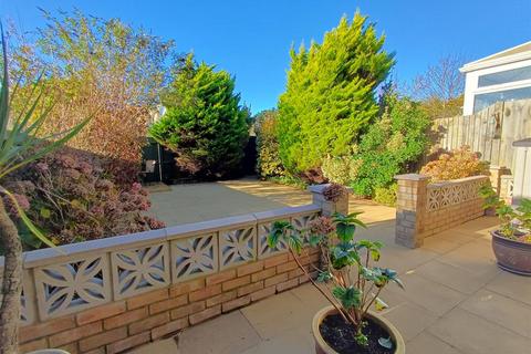 4 bedroom terraced house for sale, Ambleside Avenue, Telscombe Cliffs, Peacehaven