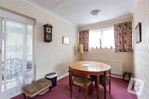 3 bedroom semi-detached house for sale, Kenilworth Gardens, Hornchurch, RM12