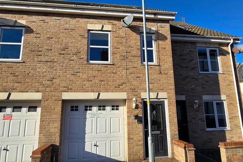 3 bedroom terraced house for sale, Back Chapel Lane, Gorleston