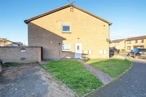 1 bedroom maisonette to rent, Weldon Close, Wellingborough