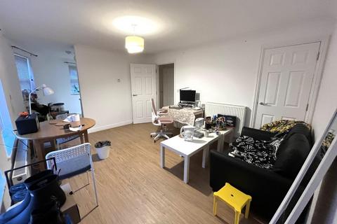 2 bedroom flat to rent, Calver Close, Penryn