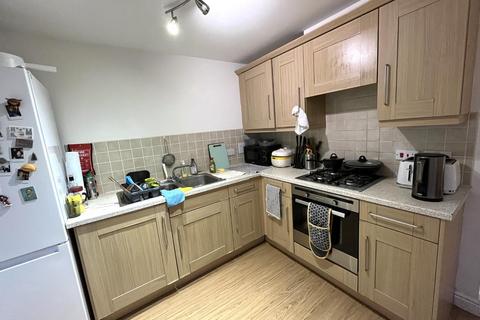 2 bedroom flat to rent, Calver Close, Penryn