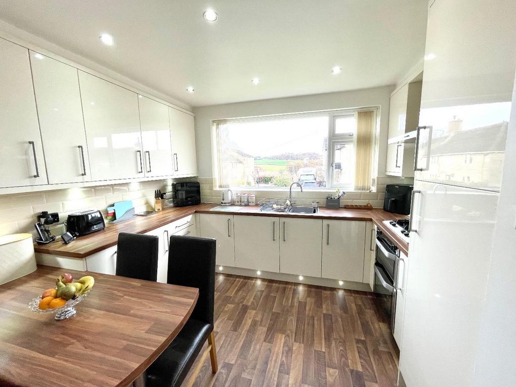 Modern dining kitchen