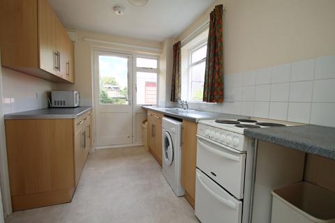 4 bedroom semi-detached house to rent, Canterbury CT2