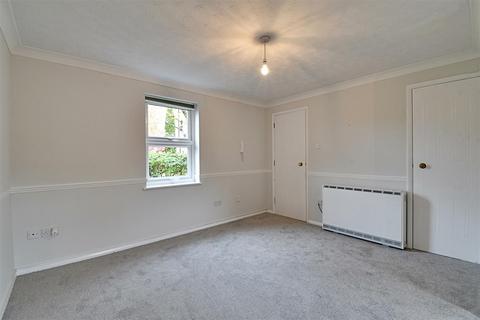 2 bedroom flat for sale, Mitre Court, Hertford SG14