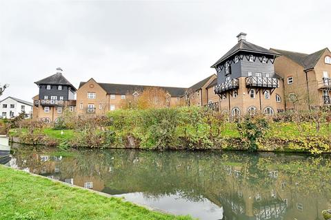 2 bedroom flat for sale, Mitre Court, Hertford SG14