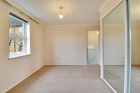 2 bedroom flat for sale, Mitre Court, Hertford SG14