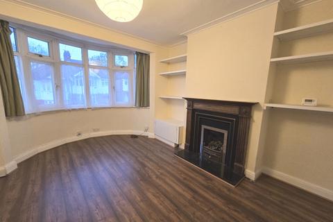 2 bedroom flat to rent, Doreen Avenue, London, NW9