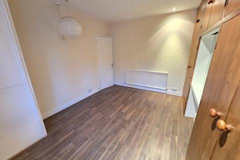 2 bedroom flat to rent, Doreen Avenue, London, NW9