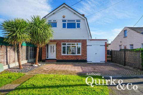 3 bedroom detached house for sale, Thelma Avenue, Canvey Island, SS8