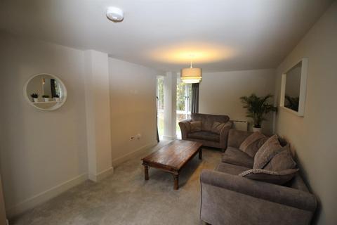 2 bedroom flat to rent, Earlswood Way, Colchester