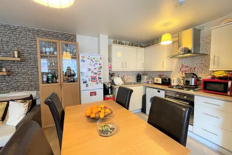 1 bedroom property to rent, Clinton Road, N15