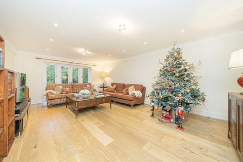 5 bedroom detached house for sale, Oakington Close, Sunbury-On-Thames TW16