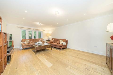 5 bedroom detached house for sale, Oakington Close, Sunbury-On-Thames TW16