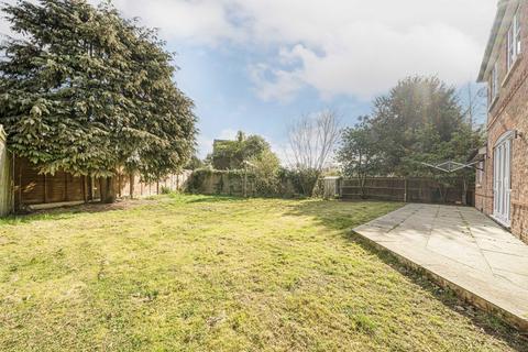 9 Oakington Close, Sunbury-on-thames, TW16 5AL