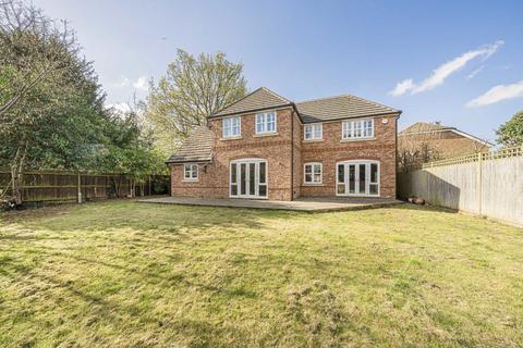 9 Oakington Close, Sunbury-on-thames, TW16 5AL