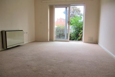 2 bedroom retirement property to rent, 9 Sovereign Court, Henry Street GL1