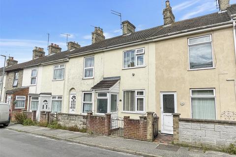 3 bedroom terraced house to rent, Lovewell Road, Lowestoft, NR33