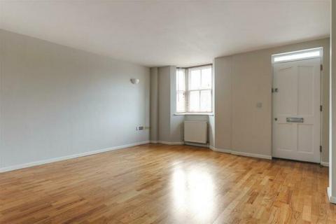 3 bedroom maisonette to rent, Grove Road, Mile End E3