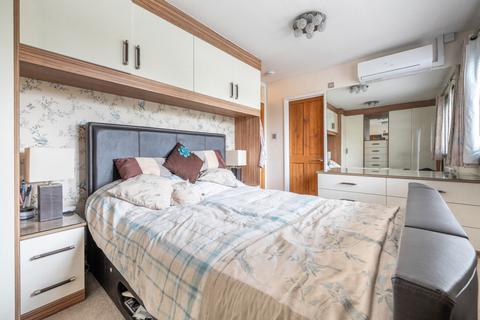 1 Devitt Close, Reading, RG2 8EF